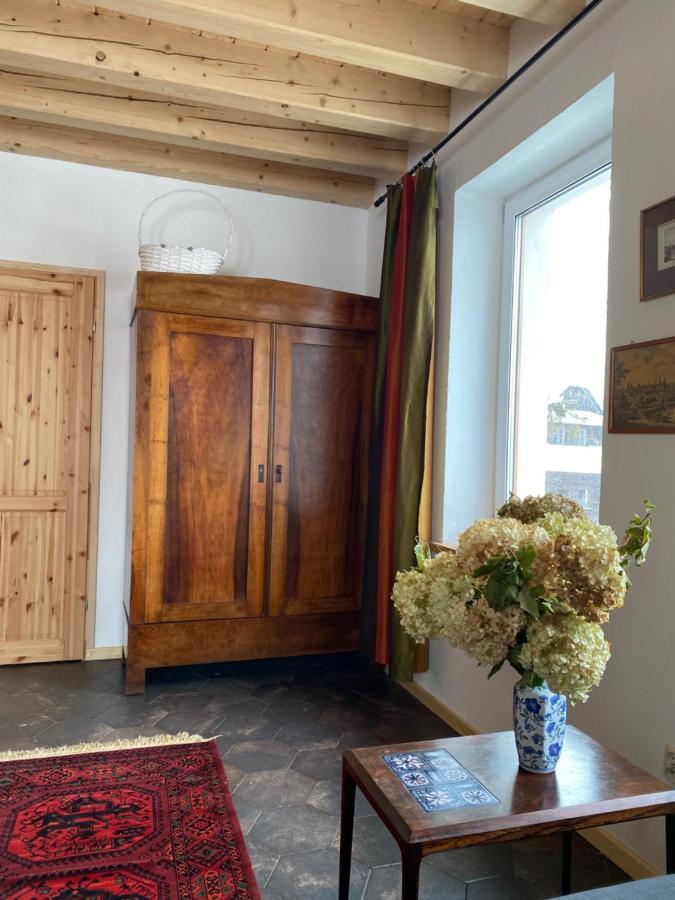401 Mury Apartment *