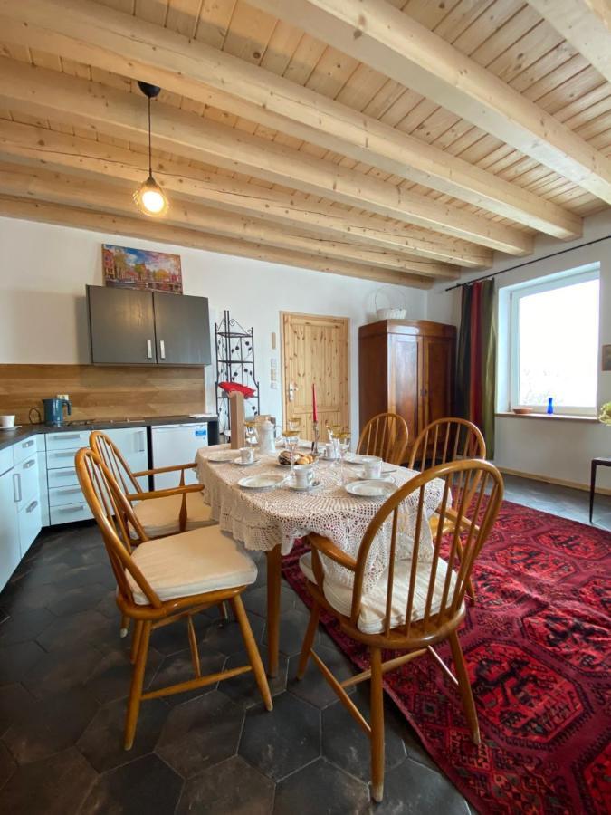 401 Mury Apartment *