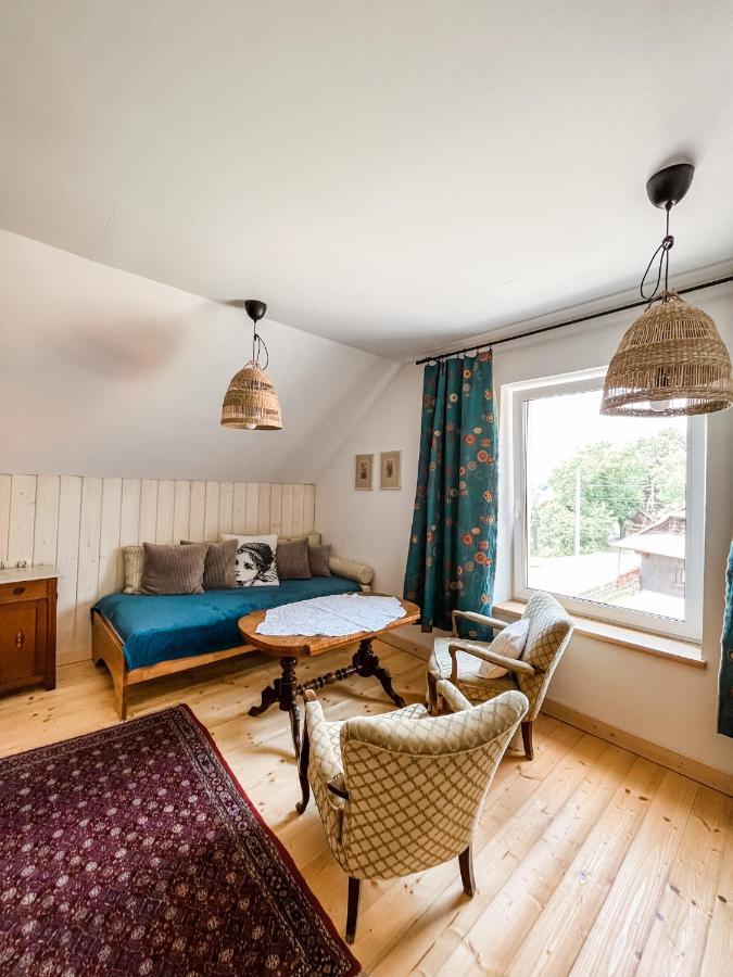Apartment 401 Mury