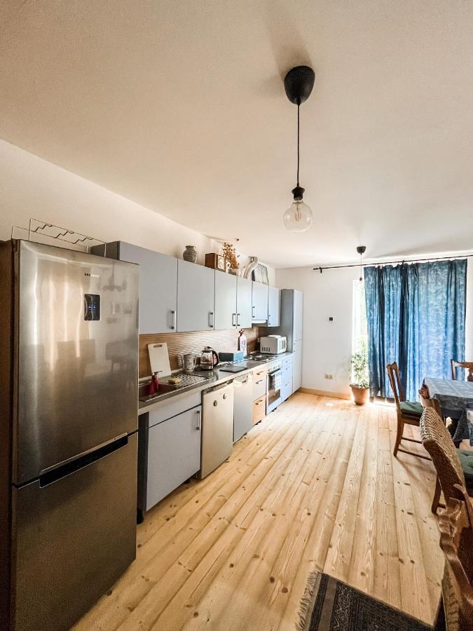 Apartment 401 Mury