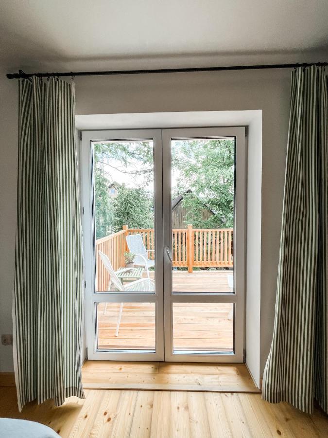 401 Mury Apartment *