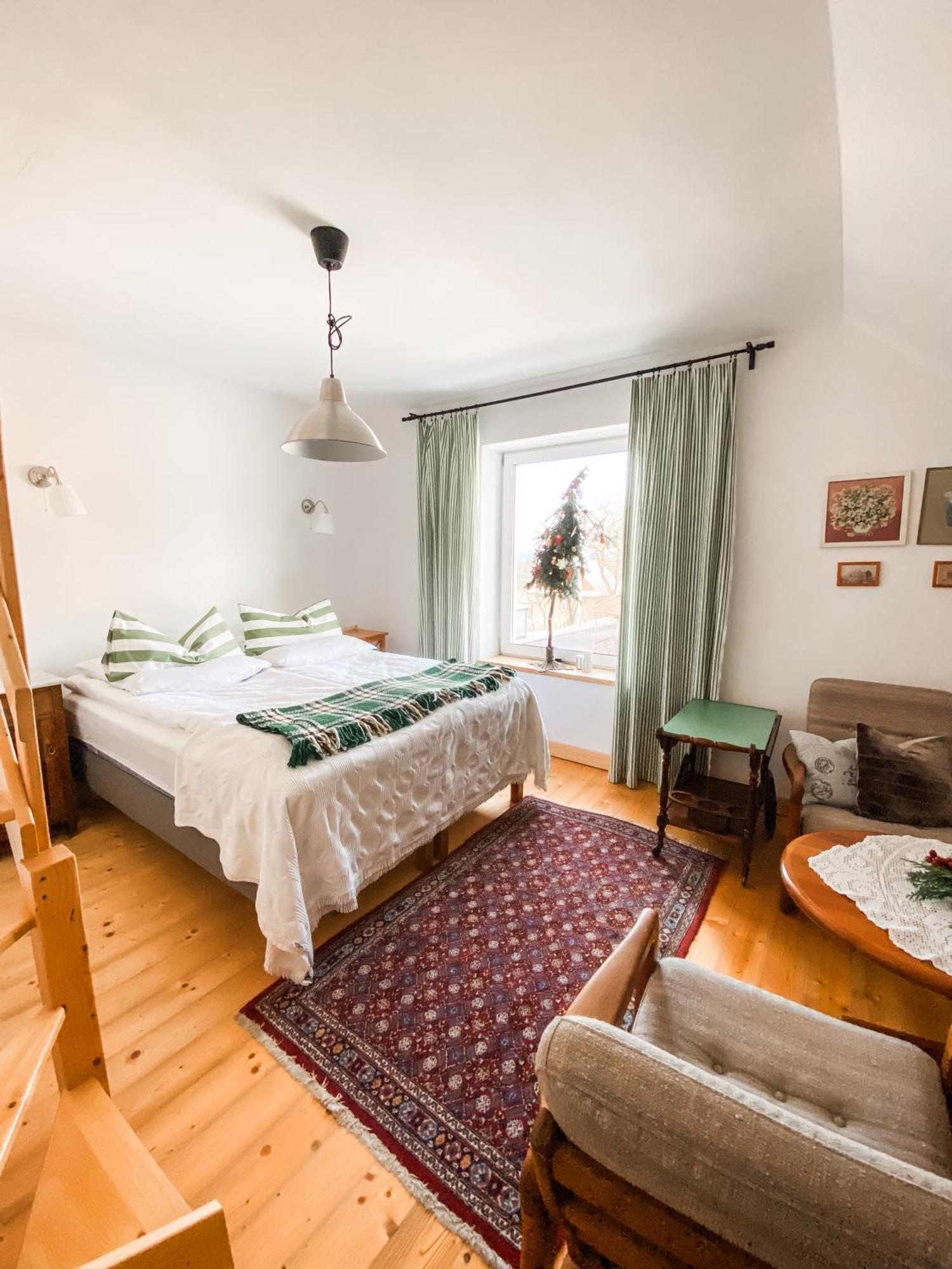 Apartment 401 Mury *