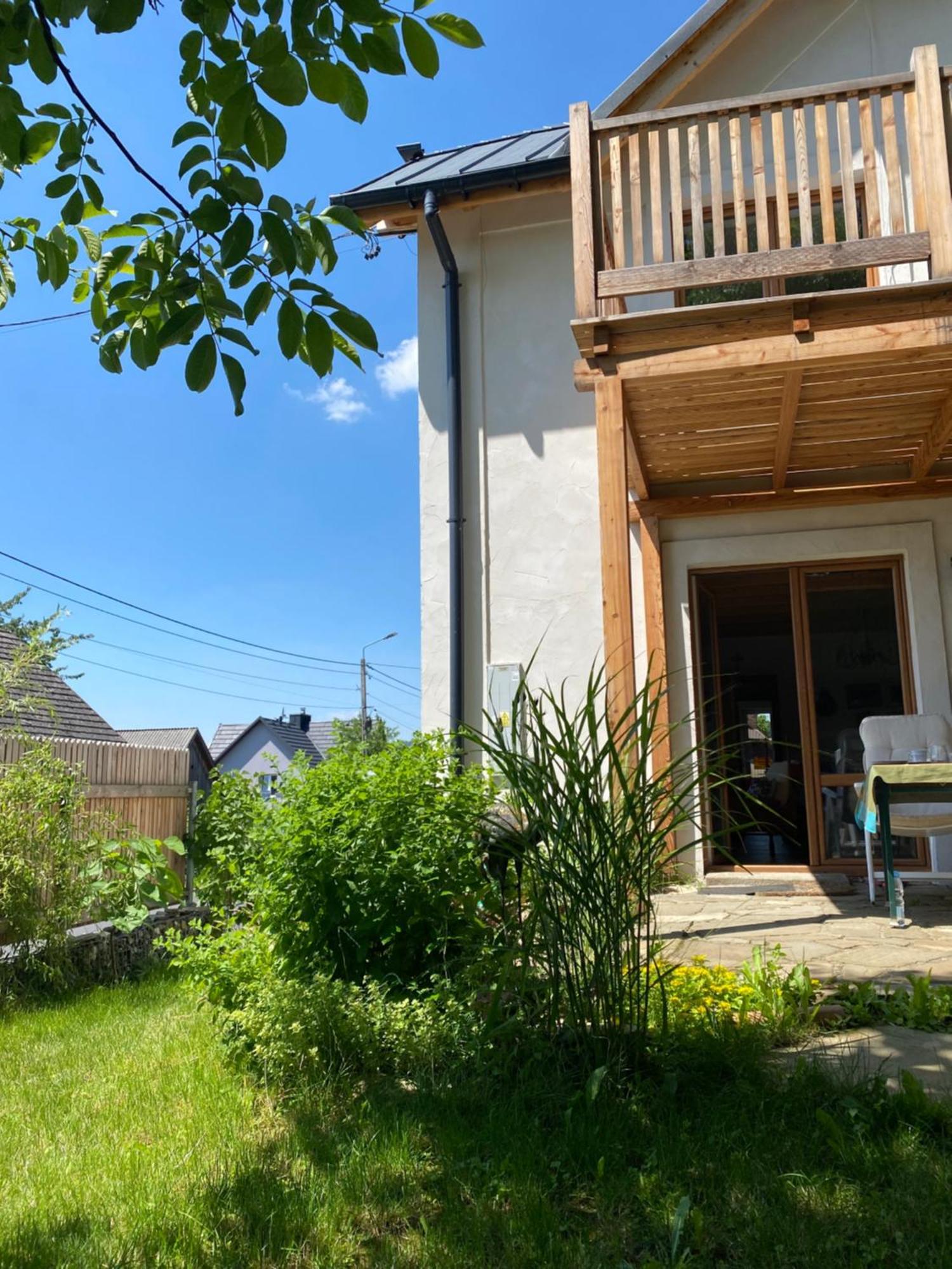 401 Mury Apartment *
